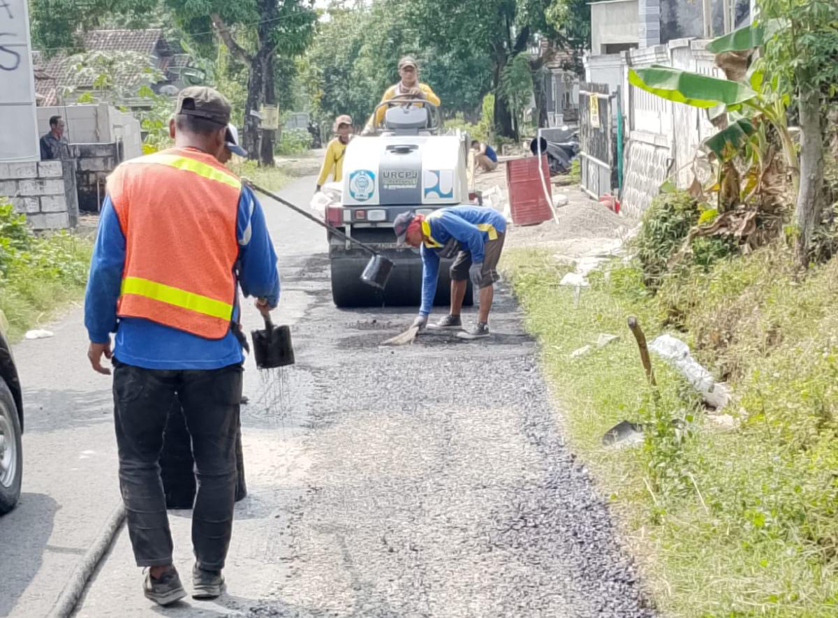 Dinas PUPR Kabupaten Nganjuk Melalui URCPJ LOBERSANGET Atasi Jalan Berlubang Guna Memperlancar Arus Lalu lintas