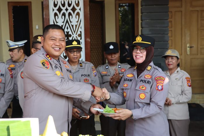 Pererat Kebersamaan, Polres Kapuas Gelar Syukuran Untuk Personel Yang Ulang Tahun Bulan Juni Dan Juli
