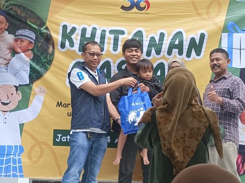 Memperingati HUT ke-58, PJT 2 Purwakarta Gelar Khitanan Massal