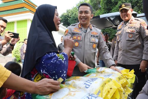 Polres Pelabuhan Tanjung Perak Siapkan 21 Ton Beras