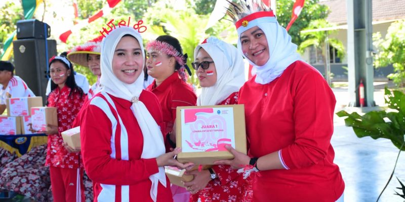 Ketua Gabungan Jalsenastri Puspenerbal dan Pengurus Ceria Ikuti Lomba Tujuhbelasan HUT ke-80 Kemerdekaan Rl