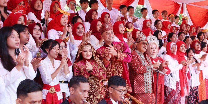 Wali Kota Eri Kenakan Baju Adat Minang di Upacara HUT ke-80 RI