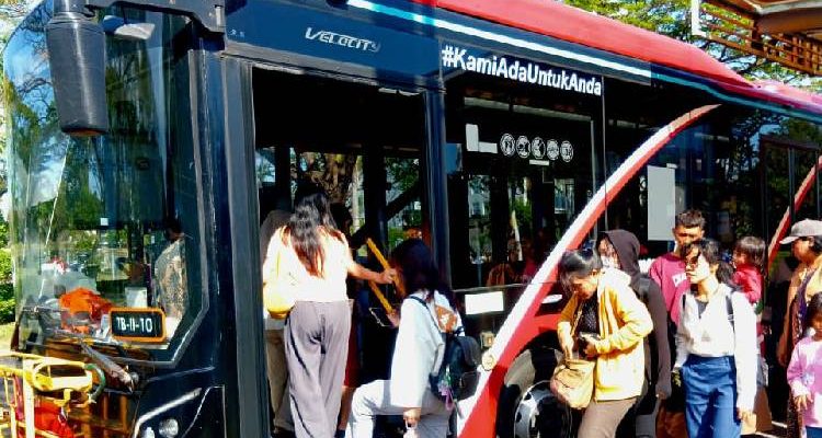 Rayakan HUT ke-81 RI, Surabaya Hadirkan Promo Naik Bus Rp64