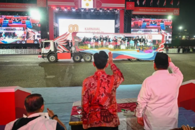 Rayakan HUT ke-80 RI, Wapres Gibran Dampingi Presiden Saksikan Semarak Karnaval Bersatu di Monas