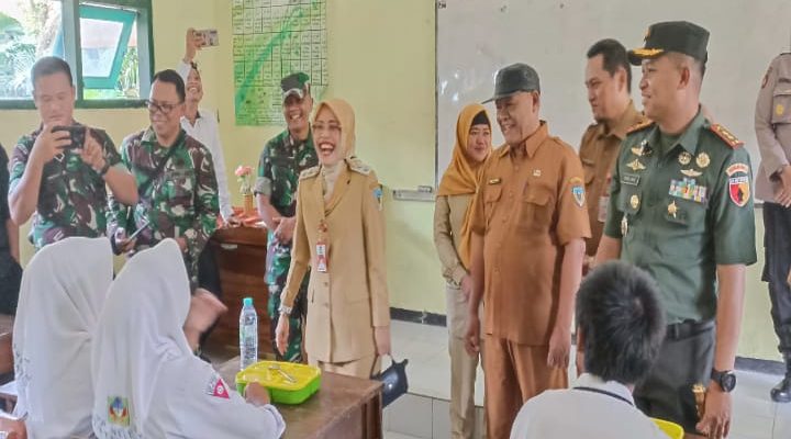 Program Makan Siang Gratis SMP Negeri 1 Kayen Kidul Serentak Dilaksanakan Tahun 2025