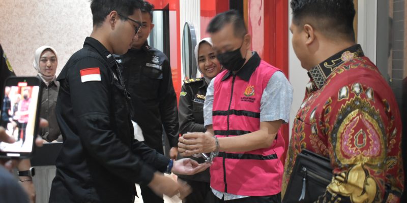 MK, Komisaris PT. DJA, Ditetapkan Tersangka Kasus Korupsi Pembiayaan Bank BUMN
