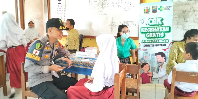 Polres Pekalongan Gandeng Puskesmas, Ratusan Siswa SD Dapat Layanan Kesehatan Gratis