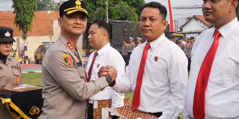 Polres Batang Beri Penghargaan Anggota Berprestasi, Ungkap Kasus Pembunuhan Kurang dari 24 Jam