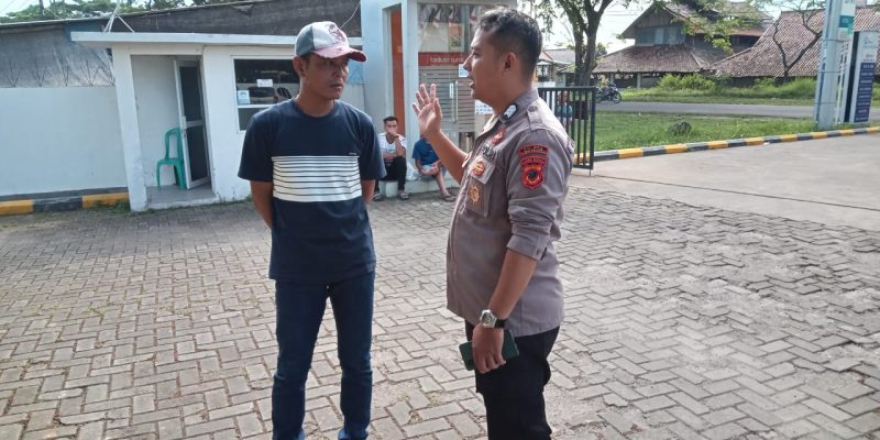 Lakukan Patroli Dialogis, Polisi di Purwakarta Pererat Silaturahmi dengan Masyarakat