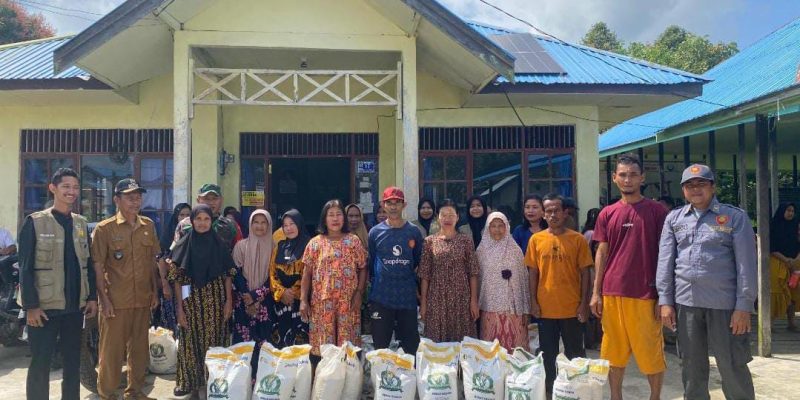 Pemdes Badirih Salurkan Bantuan Beras untuk 106 Warga Kurang Mampu
