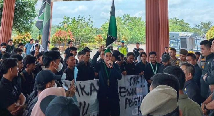 Ketua Umum HMI Lubuklinggau Desak Bupati Musi Rawas Segera Perbaiki Jalan Rusak dan Sekolah Tidak Layak