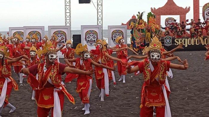 Honor Tari Penari Segoro Topeng Kaliwungu Lumajang Diduga Disunat Oknum ASN