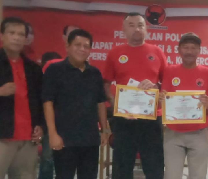 Avazbek Dari Uzbekistan Yang Menjadi Juara 1 Di Perlombaan Catur DPC PDI Perjuangan Purwakarta