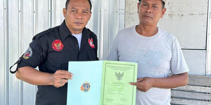 Didampingi LSM Trinusa, Warga Pekalongan Akhirnya Terima Sertifikat Perumahan yang Lama Tertunda