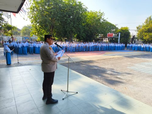 Polres Pelabuhan Tanjung Perak Laksanakan Cooling System