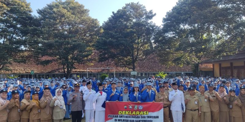 Polresta Banyuwangi Bersama Pelajar SMA/SMK Serentak Gelar Deklarasi Anti Kekerasan dan Tawuran