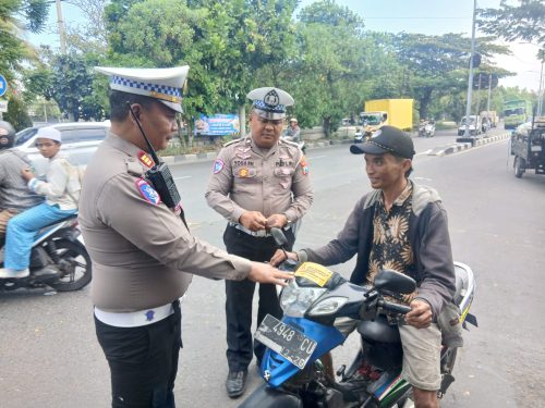 Satlantas Polres Pelabuhan Tanjung Perak Gencarkan Sosialisasi Tertib Lalu Lintas