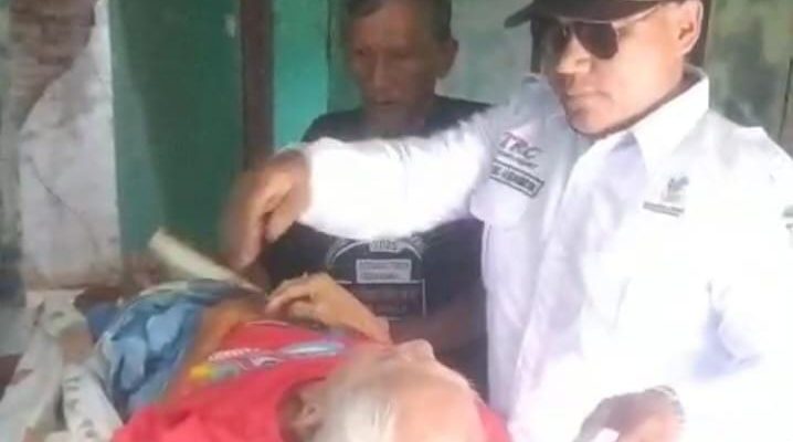 Jajang Hendrik, Supir Ambulans Desa Bunder yang Selalu Siaga Membantu Warga