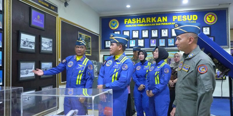 Komandan Puspenerbal Dampingi Kasal Tour Facility di Lanudal Juanda