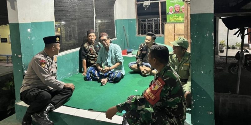 Polsek Beji Sambangi Poskamling, Ajak Warga Gunung Gangsir Perkuat Keamanan