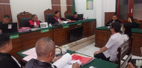 Jan Hwa Diana dan Suami Dituntut 8 Bulan Penjara di PN Surabaya