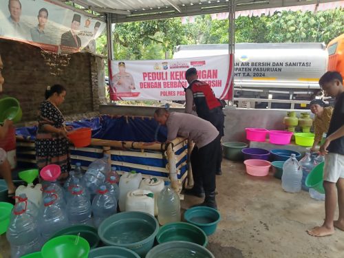 Polres Pasuruan Bersama BEM Gelar Gerakan Pangan Murah di Lumbang, Salurkan 5 Ton Beras