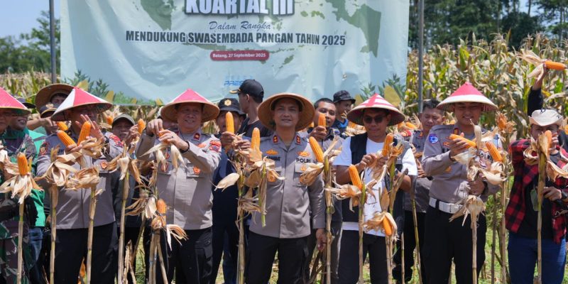 Kapolres Batang Pimpin Panen Raya Jagung di Wonotunggal, Targetkan Swasembada Pangan 2025