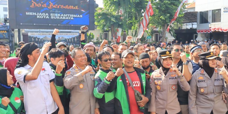 Doa Bersama Kapolrestabes Surabaya dan 500 Ojek Online