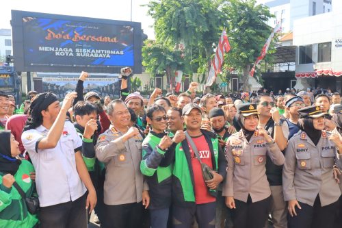 Doa Bersama Kapolrestabes Surabaya dan 500 Ojek Online