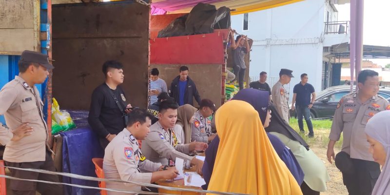 20 Ton Beras Ludes, Polres Musi Rawas dan Bulog Gelar Gerakan Pangan Murah di Muara Lakitan