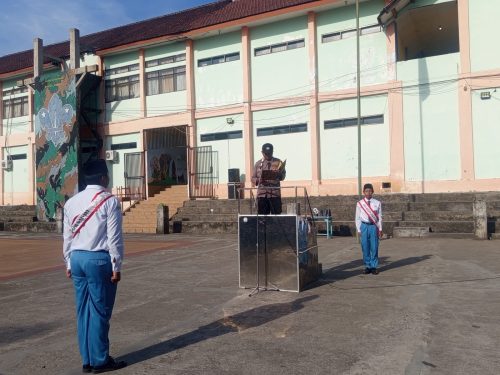 Kapolsek Pandaan Jadi Irup Upacara di SMA Negeri 1 Pandaan, Ajak Pelajar Jaga Kamtibmas Pasca Unjuk Rasa