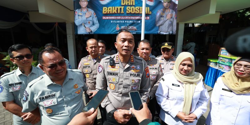 Sambut Hari Lalu Lintas Bhayangkara ke 70, Ditlantas Polda Jatim Gelar Baksos dan Bakkes