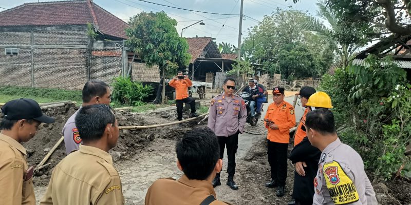 Kapolres Nganjuk Apresiasi Langkah Cepat Polsek Rejoso Tangani Jalan Ambles Penghubung Dua Desa