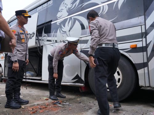 Tim TAA Ditlantas Polda Jateng Teliti Penyebab Kecelakaan Bus PO Haryanto di Tol Batang
