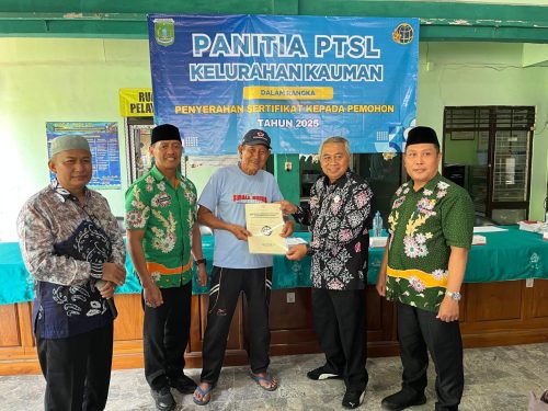 Kelurahan Kauman Bagikan 100 Sertifikat Tanah Program PTSL Tahap Pertama Tahun 2025