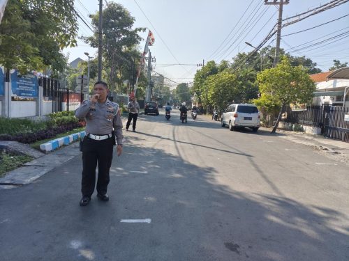 Satlantas Polrestabes Surabaya Tertibkan Calo di Sekitar Satpas Colombo dan Jalan Ikan Kerapu