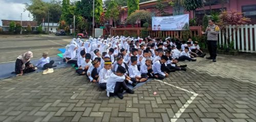 POLSEK PURWODADI GELAR SOSIALISASI GERAKAN ANTI-BULLYING DI SDN GERBO I
