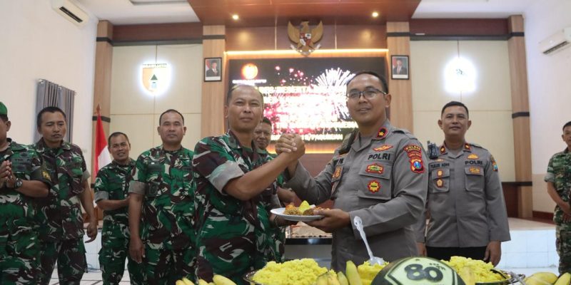 Rombongan Polres Pasuruan Kunjungi Kodim 0819, Ucapkan Selamat HUT TNI ke-80