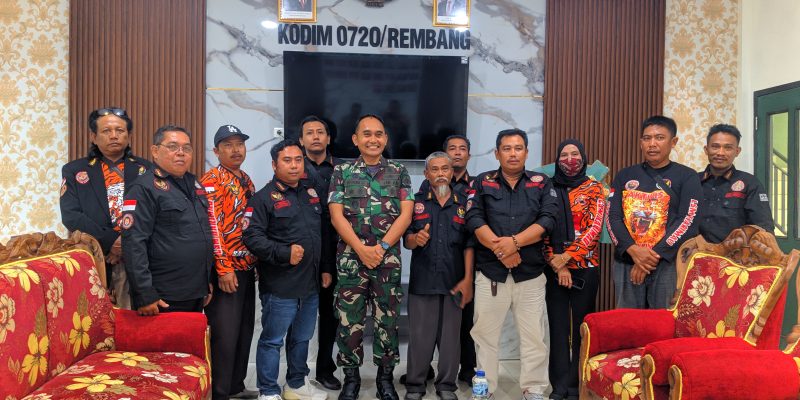 LSM Harimau DPC Rembang Beri Kejutan di HUT TNI ke-80 di Makodim 0720/Rembang