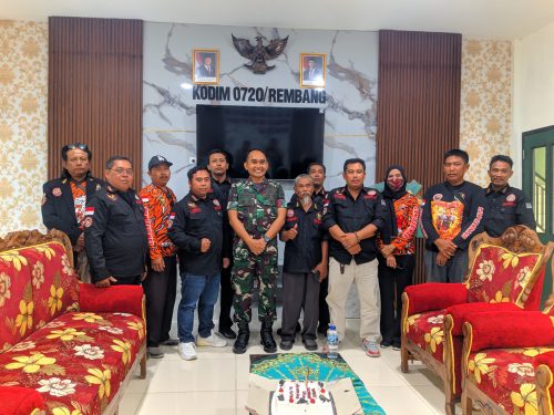 LSM Harimau DPC Rembang Beri Kejutan di HUT TNI ke-80 di Makodim 0720/Rembang