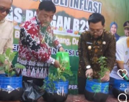 Pemkab Nganjuk Bersama TPID Peringati Hari Ketahanan Pangan Nasional di SMP Negeri 3 Nganjuk
