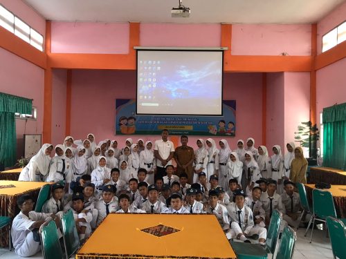 Satresnarkoba Polres Pasuruan Gelar Penyuluhan Bahaya Narkoba di SMPN 1 Bangil