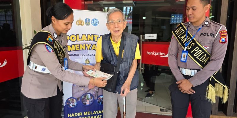 Dengan Program “Polantas Menyapa” KB Samsat Manyar Surabaya Timur Berikan Pelayanan Prima Ke Masyarakat