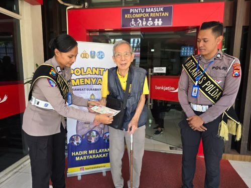 Dengan Program “Polantas Menyapa” KB Samsat Manyar Surabaya Timur Berikan Pelayanan Prima Ke Masyarakat