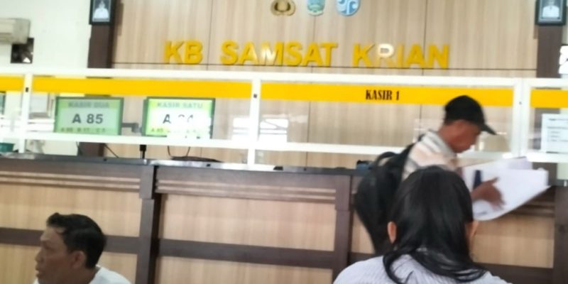 Dugaan Pungli di Samsat Krian Sidoarjo: Indikasi Kolusi dan Tantangan Reformasi Layanan Publik di Daerah