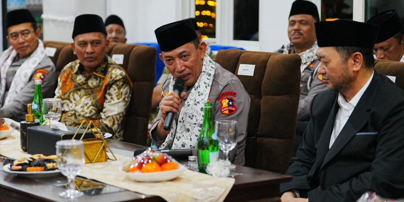 Kapolri Tekankan Jaga Persatuan-Kesatuan Saat Silaturahmi ke Ponpes An-Nur Malang