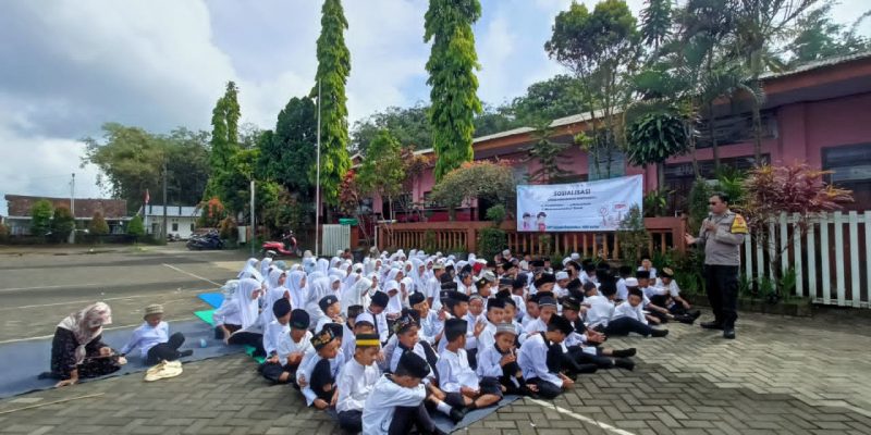 Polsek Purwodadi Gelar Sosialisasi Gerakan Anti-Bullying di SDN Gerbo I