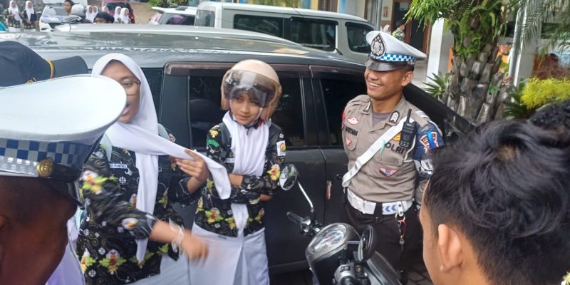 Operasi Zebra 2025, Satlantas Polres Pasuruan Tertibkan Kendaraan Pelajar di SMAN 1 Pandaan