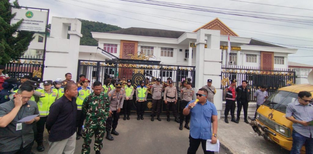 LSM Penjara dan Masyarakat Anti Korupsi Geruduk Kejaksaan, Desak Periksa Kadisdikbud Lubuklinggau