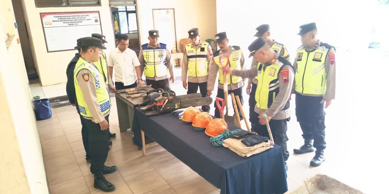 Siaga Musim Hujan, Polsek Jajaran Polres Pekalongan Gelar Apel Sarana dan Prasarana Penanganan Bencana